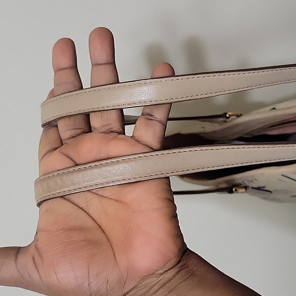 MCM Ltd. Ed.  Cream and peach Visetos Zippered Tote - Picture 13 of 13